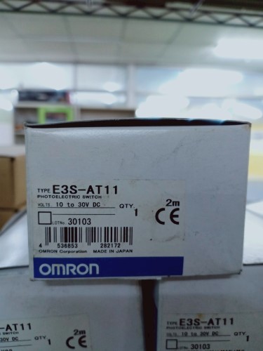 OMRON PHOTOELECTRIC SWITCH MODEL: E3S-AT11 10-30VDC ราคา 3,000.00 บาท