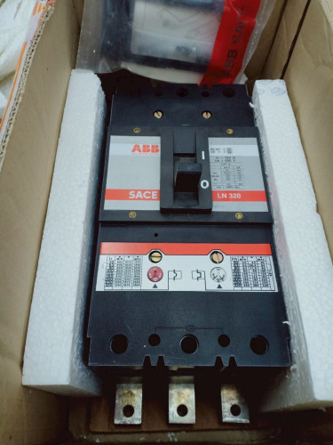 ABB SACE MODEL: LN320 CIRCUIT BREAKER 320A ราคา 29,176.40 บาท