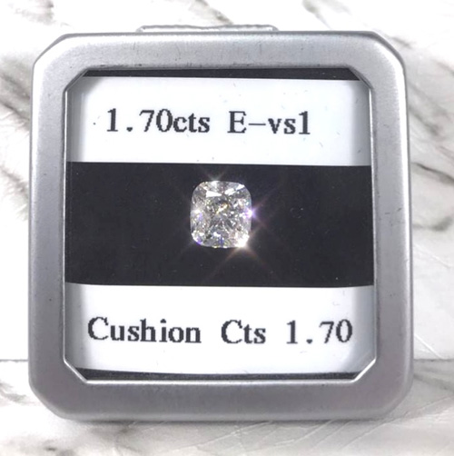 เพชรร่วงใบเซอร์ GIA  D-S0002