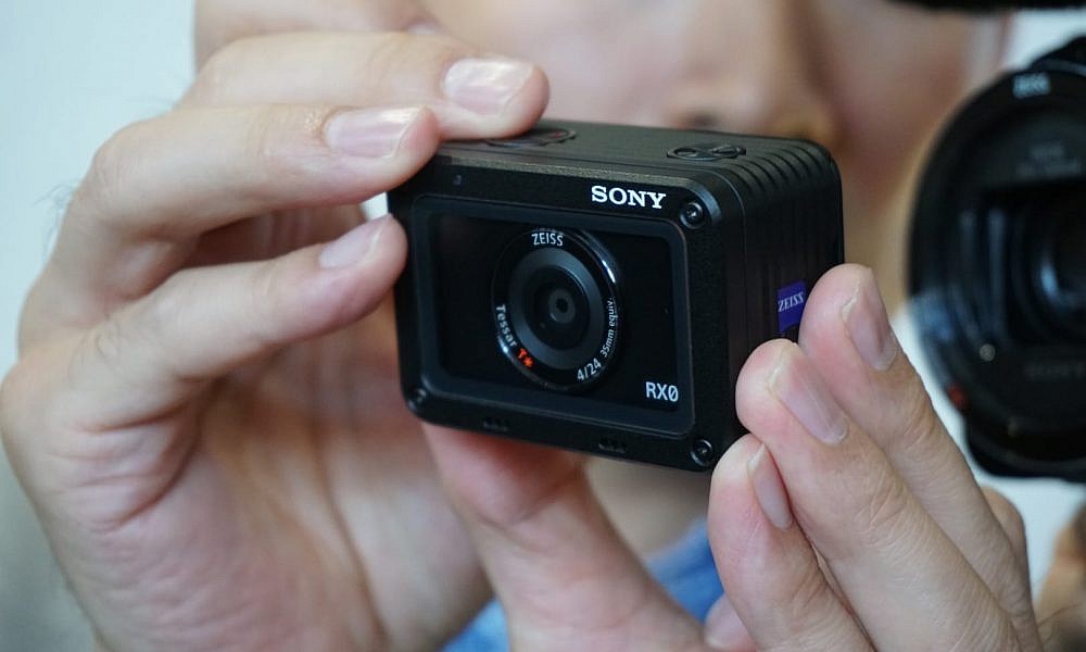 กล้องวีดีโอ Sony RX0 กล้องจิ๋วรุ่นโปรใช้เซนเซอร์ 1 นิ้ว