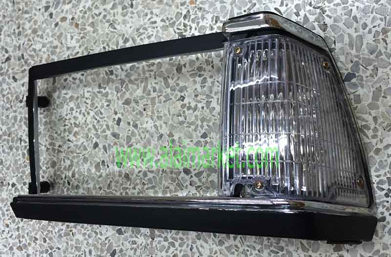 ขอบไฟพร้อมไฟมุม Toyota KE75