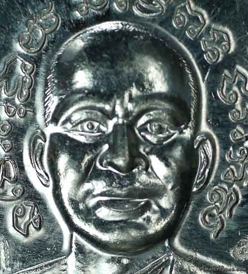 เหรียญเสมา รุ่น เสาร์ ๕ มหามงคล ๑๐๐ ปี อ.ทิม เนื้อเงิน กรรมการ บล็อกทองคำ ออกวัดช้างให้ ปี ๕๕ No.๖๐๗ 6