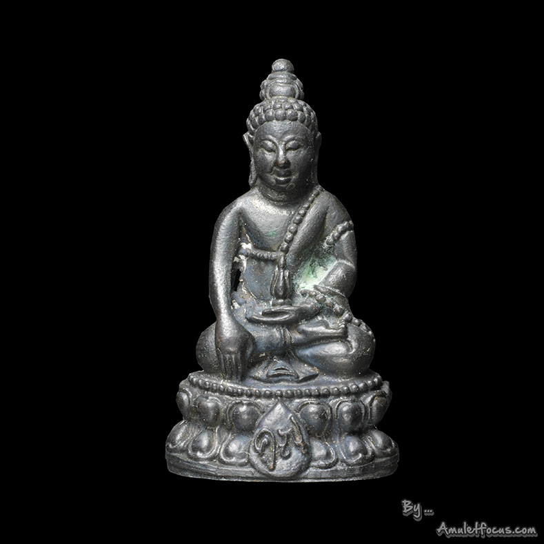 พระกริ่ง หลวงพ่อคูณ วัดบ้านไร่ รุ่น ฉลองอายุ 70 ปี ออกปี2535 เนื้อนวะโลหะ พร้อมกล่องเดิมจากวัด