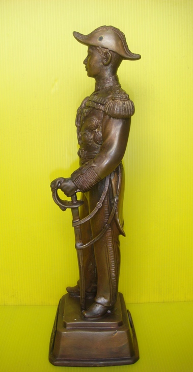 พระบรมรูปหล่อ กรมหลวงชุมพรเขตอุดมศักดิ์ รร.สิงห์สมุทร 3