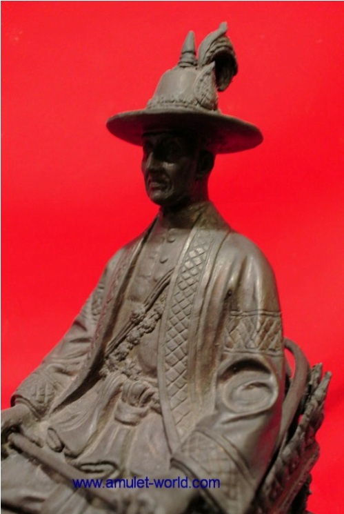 พระบาทสมเด็จพระพุทธยอดฟ้าจุฬาโลกมหาราช (ร.1) ทรงบัลลังก์ สูง 13 นิ้ว เนื้อโลหะสำริด ฐานไม้ 1