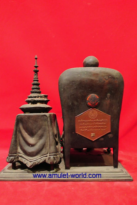รัชกาลที่4 (พระบาทสมเด็จพระจอมเกล้าเจ้าอยู่หัว) สูง 10 นิ้ว ปี 2538 เนื้อโลหะสำริด 2