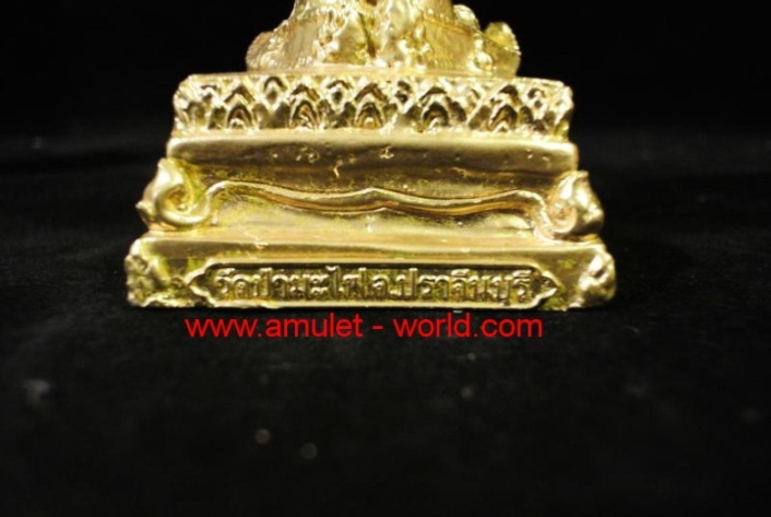 พระสยามเทวาธิราช วัดป่ามะไฟ จ.ปราจีนบุรี สูง 14 นิ้ว 3