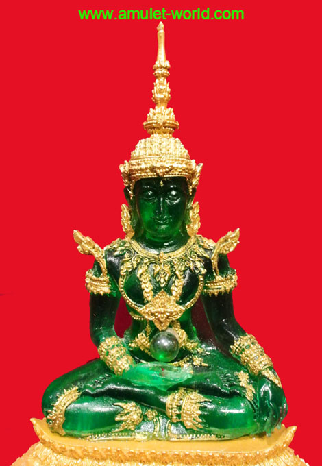 พระแก้วมรกต(องค์สีเขียว) ปางทรงเครื่องจักรพรรดิ์ วัดเขาถ้ำ เนื้อเรซิ่น หน้าตัก 5 นิ้ว 1