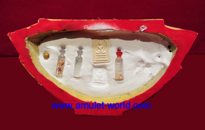 พระแก้วมรกต(องค์สีเขียว) ปางทรงเครื่องจักรพรรดิ์ วัดเขาถ้ำ เนื้อเรซิ่น หน้าตัก 5 นิ้ว 4