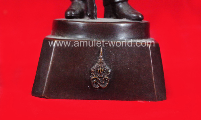 กรมหลวงชุมพรเขตอุดมศักดิ์ ปั้นโดย อ.เศวต  เทศธรรม  สูง 14 นิ้ว 3