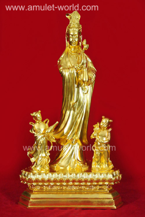 พระแม่กวนอิม และศิลปินจีนชื่อดัง เนื้อโลหะผสมปิดทองคำเปลวแท้ 3 ถอด สูง 33 นิ้ว