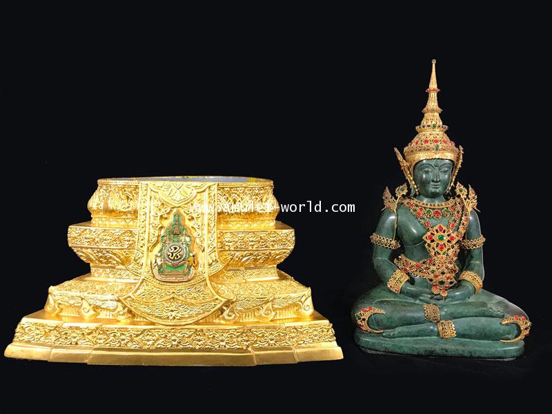 พระพุทธมหามณีรัตนปฏิมากร จำลอง (พระแก้วมรกต)  ขนาดบูชาหน้าตัก 5 นิ้ว เนื้อนวโลหะ (องค์ที่1) 1