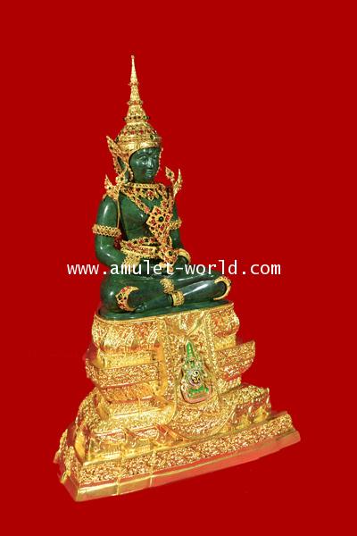 พระพุทธมหามณีรัตนปฏิมากร จำลอง (พระแก้วมรกต)  ขนาดบูชาหน้าตัก 5 นิ้ว เนื้อนวโลหะ 1