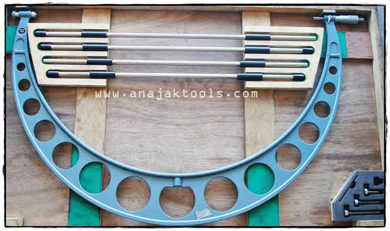 Micrometer Set. 600-700mm
