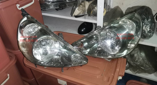 อะไหล่  HONDA JAZZ 2004-2006 ไฟหน้า ฮอนด้า เเจ็ส ไฟหน้า ของมือสอง 1