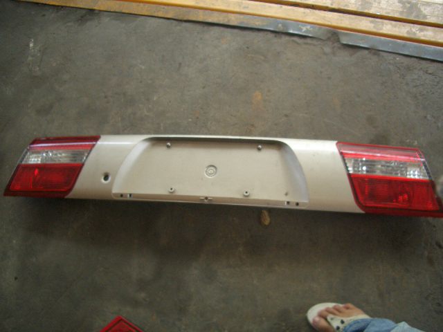 ทับทิมฝาท้าย NISSAN  นิสสัน A-32