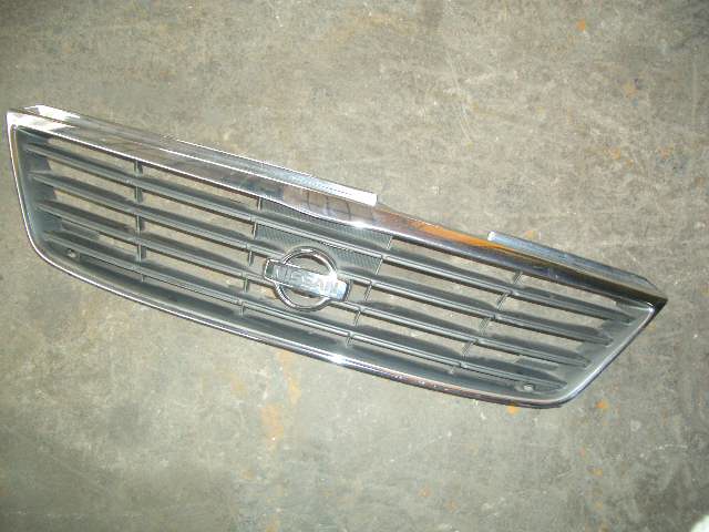 กระจังหน้า  NISSAN นิสสัน  B-14