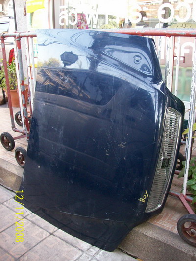 ฝาหน้า วอลโว่ VOLVO S 40  สภาพสวยๆ พร้อมหน้ากระจัง