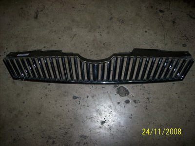 หน้ากระจัง FORD LASER TIERRA