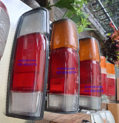 อะไหล่๋  NISSAN BIG-M925 นิสสัน บิ๊กเอ็ม 925 ไฟท้าย