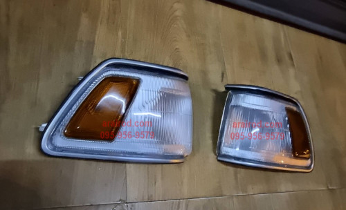 TOYOTA CROWN MS130-132 โตโยต้า คราวน์ เอ็มเอส130-132 ไฟมุม 2