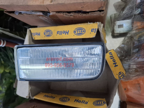 อะไหล่  BMW E30 บีเอ็มดับเบิ้ลยู ไฟในกันชน 1