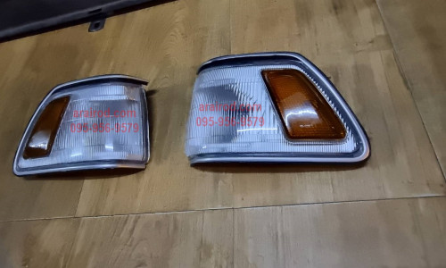 TOYOTA CROWN MS130-132 โตโยต้า คราวน์ เอ็มเอส130-132 ไฟมุม 1