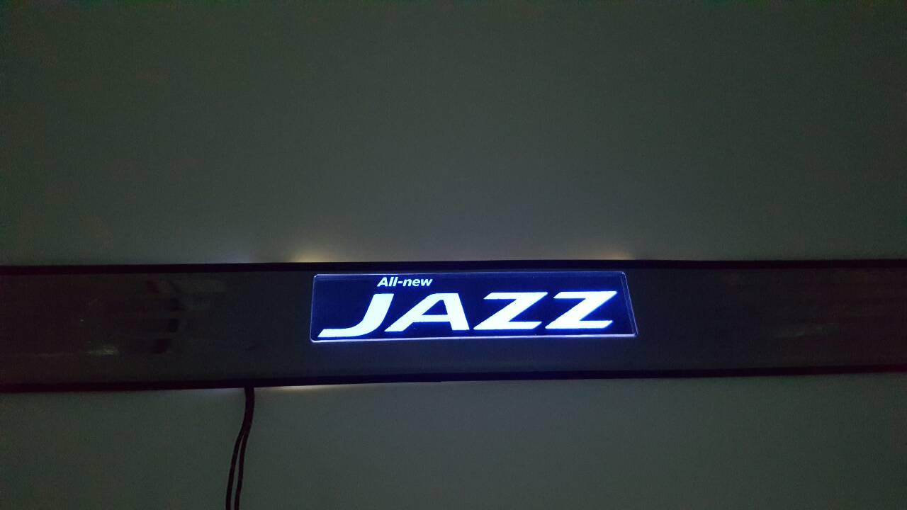 ชายบันได มีไฟ LED สำหรับ HONDA ALL NEW JAZZ GK 2014