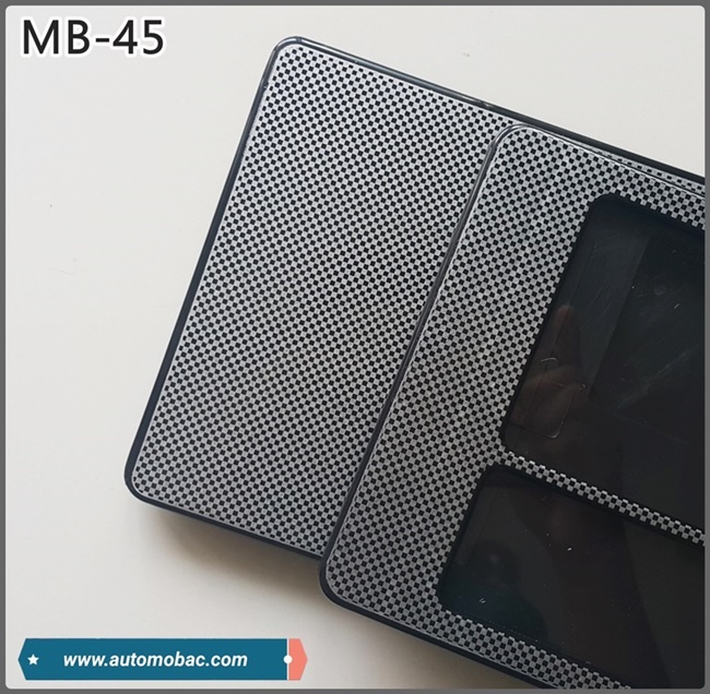 กรอบป้ายทะเบียนกันน้ำ MB-45 KEVLAR BLACK ลายเคฟล่าดำ สั้น-ยาว ระบบคลิปล็อค 8 จุด พร้อมน็อตอะไหล่