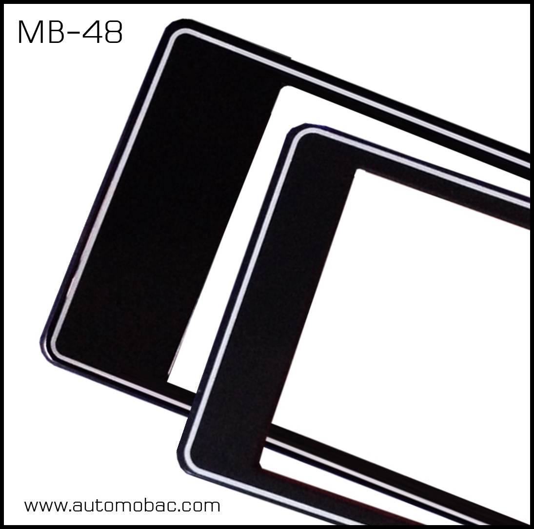 กรอบป้ายทะเบียนกันน้ำ MB-48 สีดำ ขอบขาว สั้น-ยาว ไม่มีเส้นกลาง ระบบคลิปล็อค 8 จุด พร้อมน็อตอะไหล่
