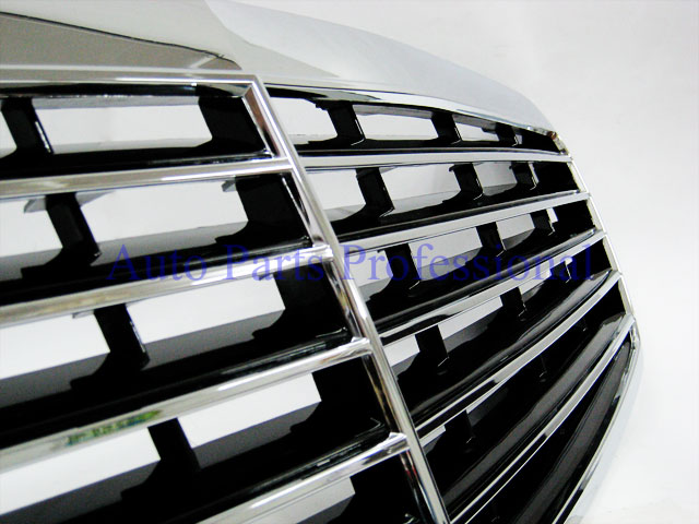 Auto Pro. กระจังหน้าสปอร์ตสีดำพร้อมกรอบโครเมี่ยมรถเบนซ์ AMG W211 รุ่น 4 ประตู ปี 2001 8211; 2006
