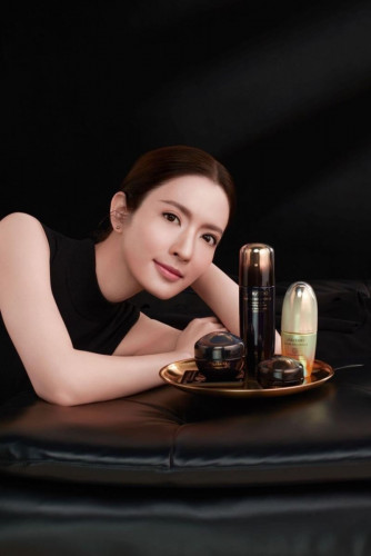 พร้อมส่ง Shiseido Future Solution LX Eye & Lip Contour Regenerating Cream E 17 ML 1