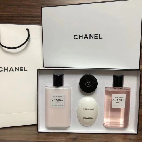 Chanel Paris-Paris อาบน้ำและบำรุงผิวกลิ่นเดียวกันพร้อมครีมทามือและลิปบาล์ม ชุดของขวัญ่ 4 ชิ้น 0