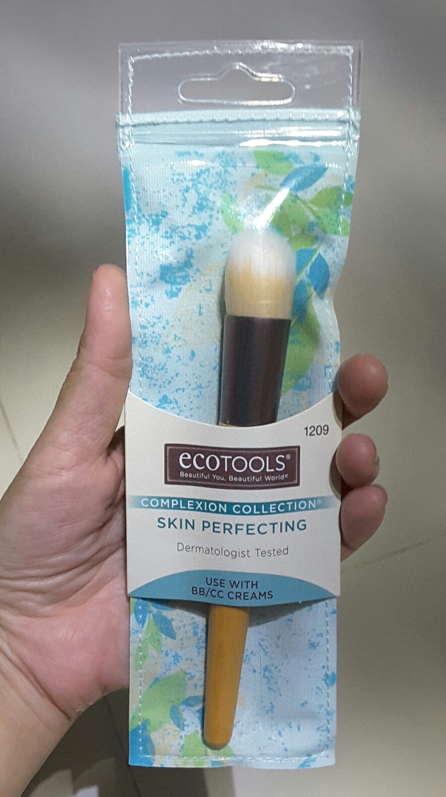 ECOTOOLS Skin Perfecting Brush แปรงลงรองพื้นเนื้อบางเบา BB หรือ CC