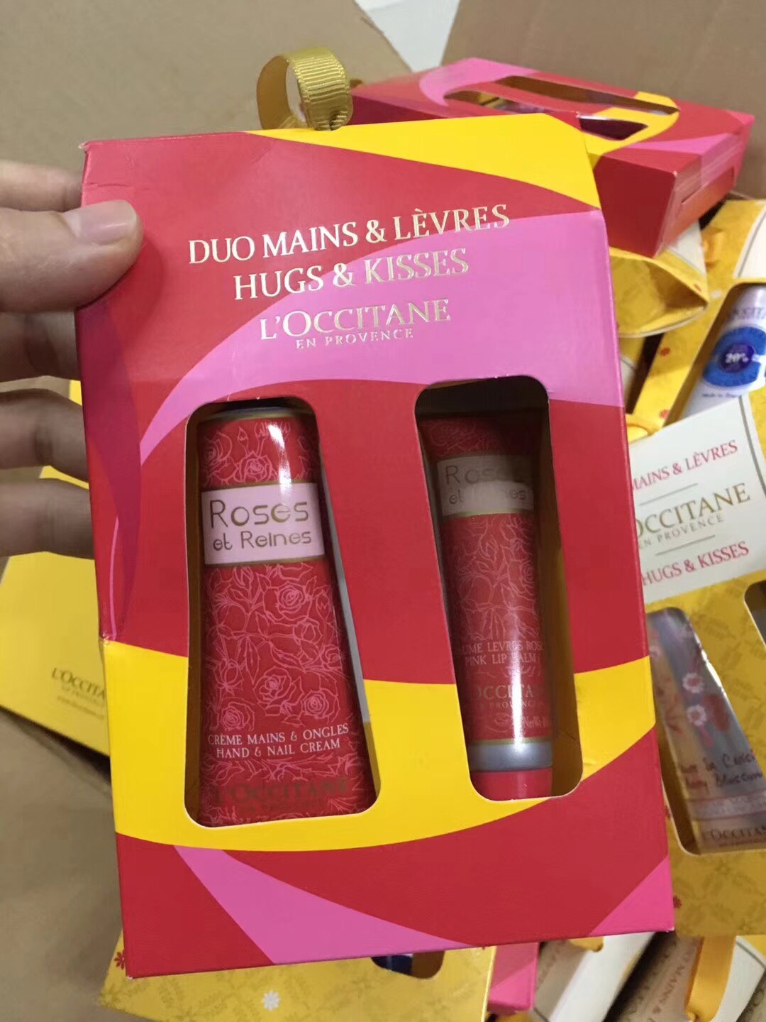 L\'Occitane Pivoine Flora Hugs Kisses Hand Cream and Lip Balm Gift Set งานจริงตามภาพถ่าย