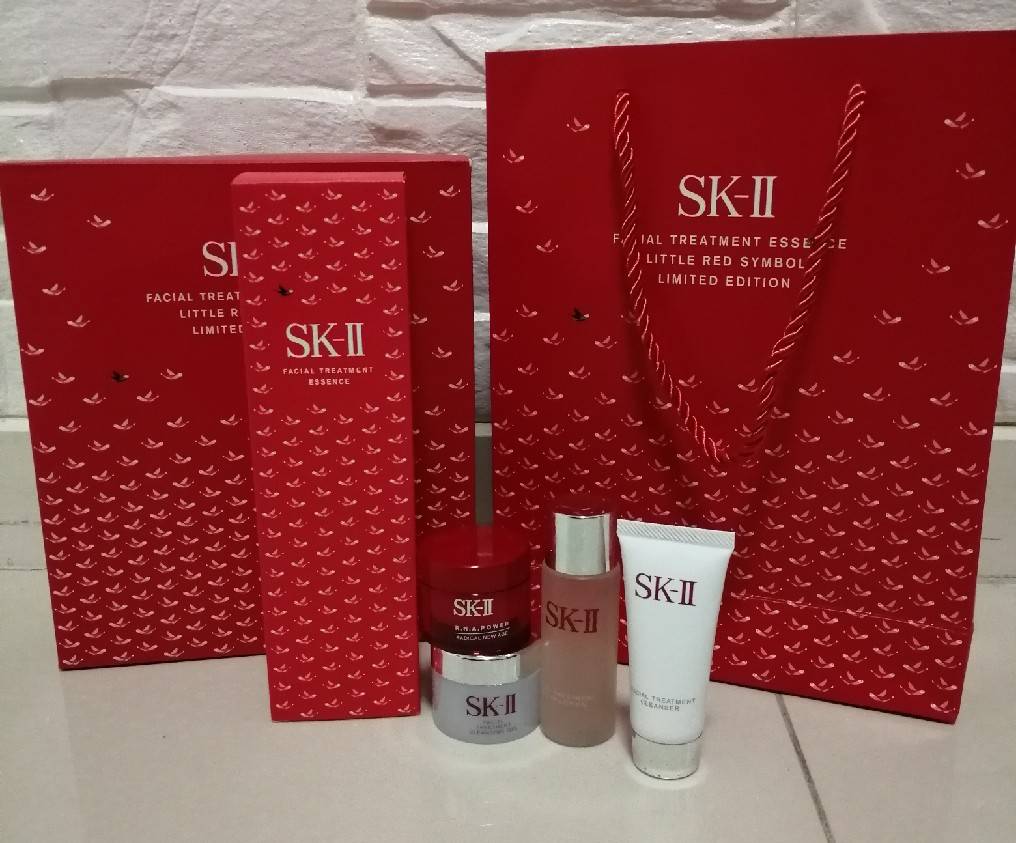 SK-II ชุดผลิตภัณฑ์ดูแลผิวหน้า Pitera facial Set 5pcs.ชุดน้ำตบขวดแดงใหญ่พร้อมขนาดทดลอง 4 ชิ้น
