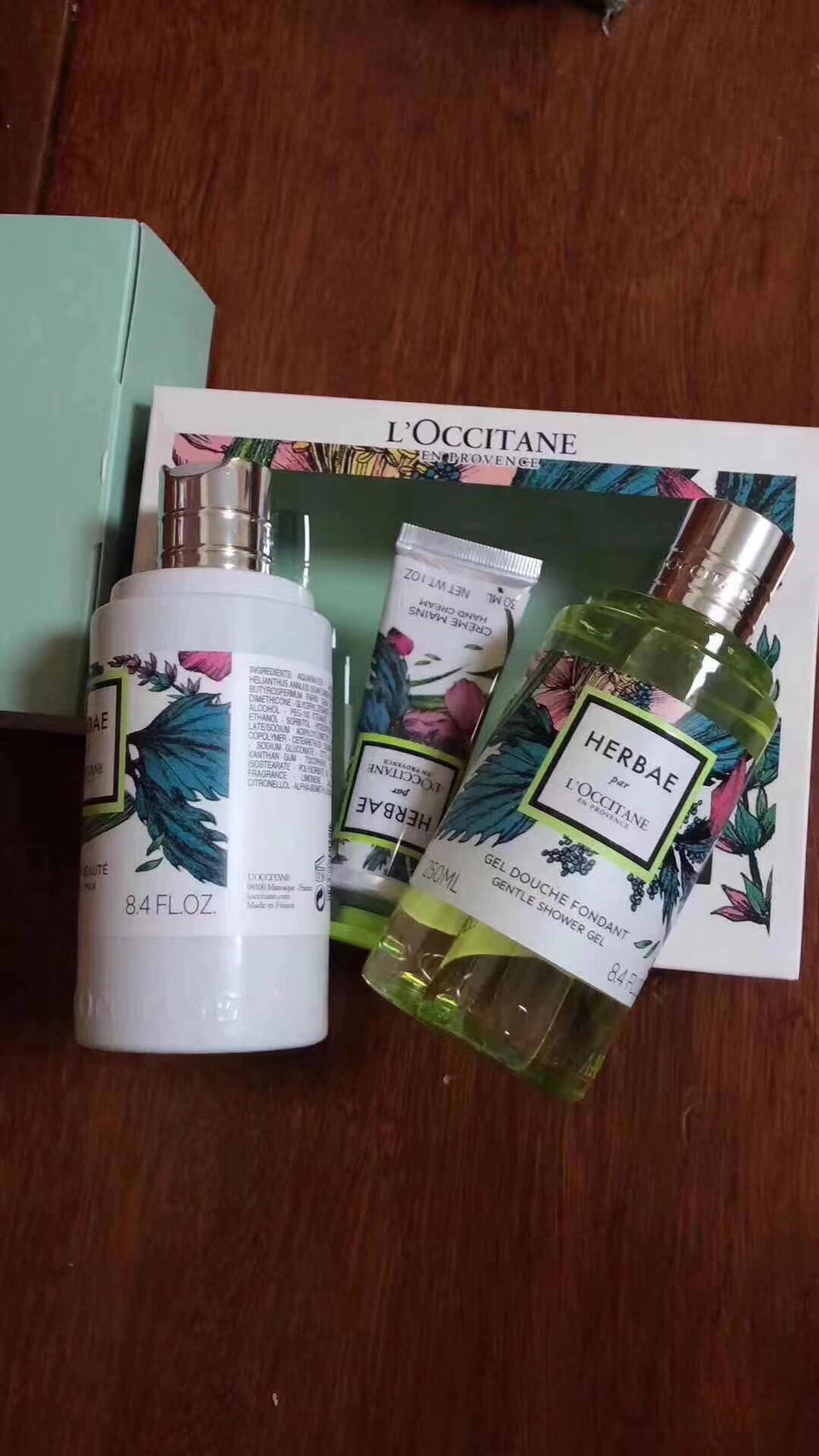 L\'Occitane Fragrance Bath  Body 3 Piece Collection ชุดอาบน้ำบำรุงผิวตัวและมือกลิ่น Herbae
