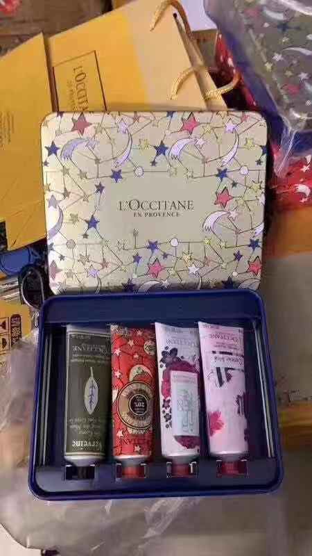 L\'occitane - Holiday Hand Cream 4-Piece Set collection  กล่องเหล็กลายดาว พร้อมถุงห้าง