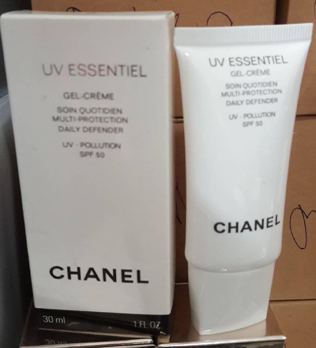 Chanel UV Essentiel Gel - Creme SPF 50 / ขนาด 30 ml.กันแดดเนื้อเจลครีมเบาสบายผิว
