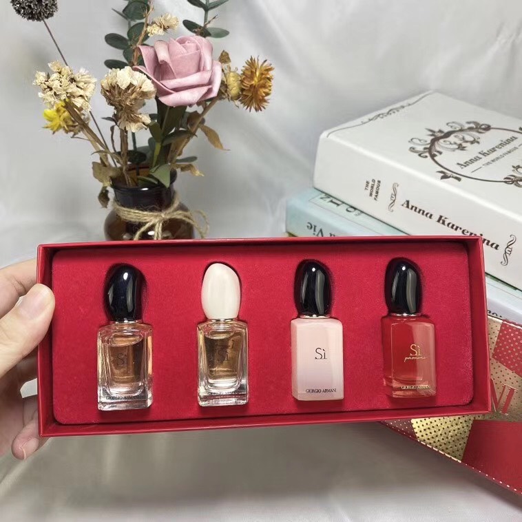 น้ำหอมเทสเตอร์ Giorgio armani for women  7ml.×4 ชิ้น แพคกล่องของขวัญสวยหรู