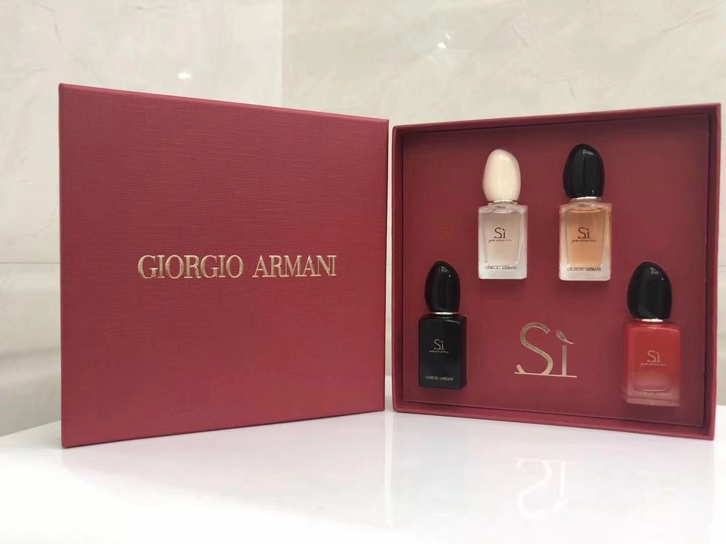 น้ำหอมเทสเตอร์ Giorgio armani for women  7ml.×4 ชิ้น แพคกล่องของขวัญสวยหรู(จตุรัส)