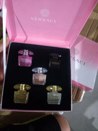 น้ำหอมเทสเตอร์หัวแต้ม Versace Women Miniatures Collection 5 ML.*5 Pcs.แพคกล่องของขวัญสวยหรู