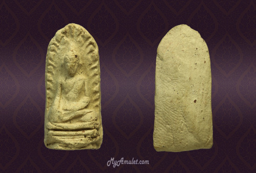 พระรอด วัดพระสิงห์ เชียงใหม่ พิมพ์หน้าเทวดา เนื้อขาว ปี 2496