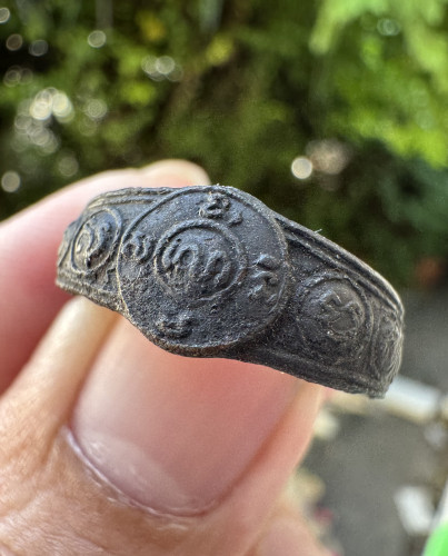 แหวนมงคลเก้า พิธีวัดบ้านสวน พัทลุง หลวงพ่อคง อ.ชุม ไชยคีรี ปลุกเสก