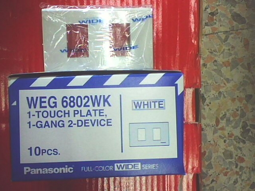 ฝาพลาสติค 2 ช่อง รุ่นใหม่ สีขาว พานาโซนิค WEG6802W Panasonic