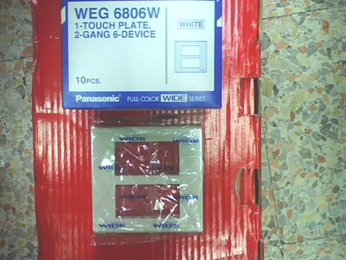 ฝาพลาสติค  6 ช่อง รุ่นใหม่ สีขาว WEG6806W พานาโซนิค  Panasonic