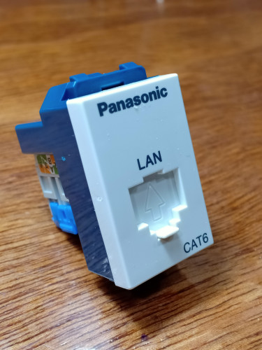 ปลั๊กแลน LAN รุ่่นใหม่ WEG24886  เต้ารับแลนCAT6 Panasonic พานาโซนิค