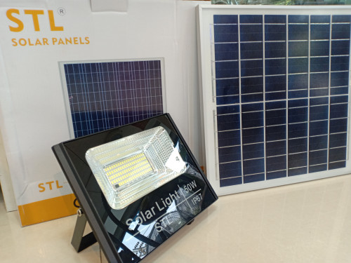 สปอร์ตไลท์ 20W พลังงานแสงอาทิตย์ Solarcell มีรีโมท ตั้งเวลาได้ STL รับประกัน2ปี