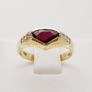 RA030 แหวนทับทิมประดับเพชร