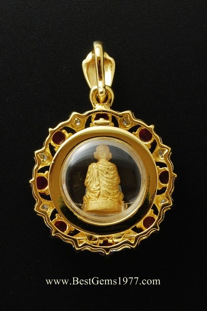 M466-2185/T หลวงพ่อโตเนื้อทองคำบรรจุกรอบล้อมทับทิม 2